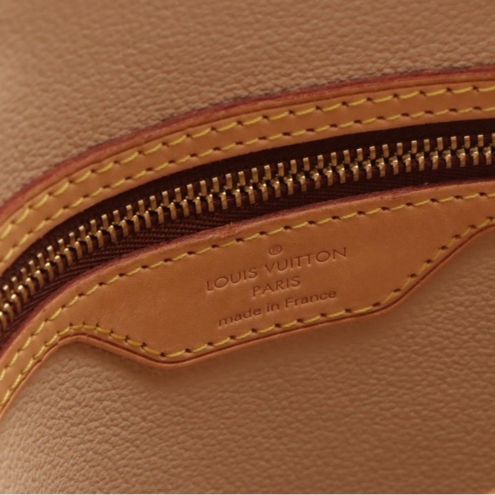 Louis Vuitton Marais GM Bucket Bag in Monogram Canvas and Leather - Picture 6 of 13